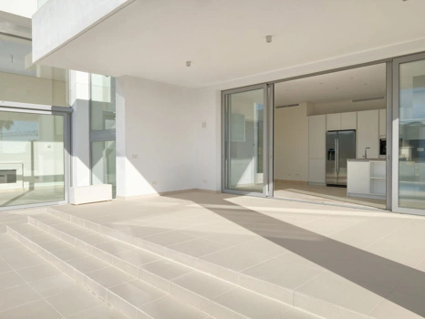 Villa for sale in Benahavis