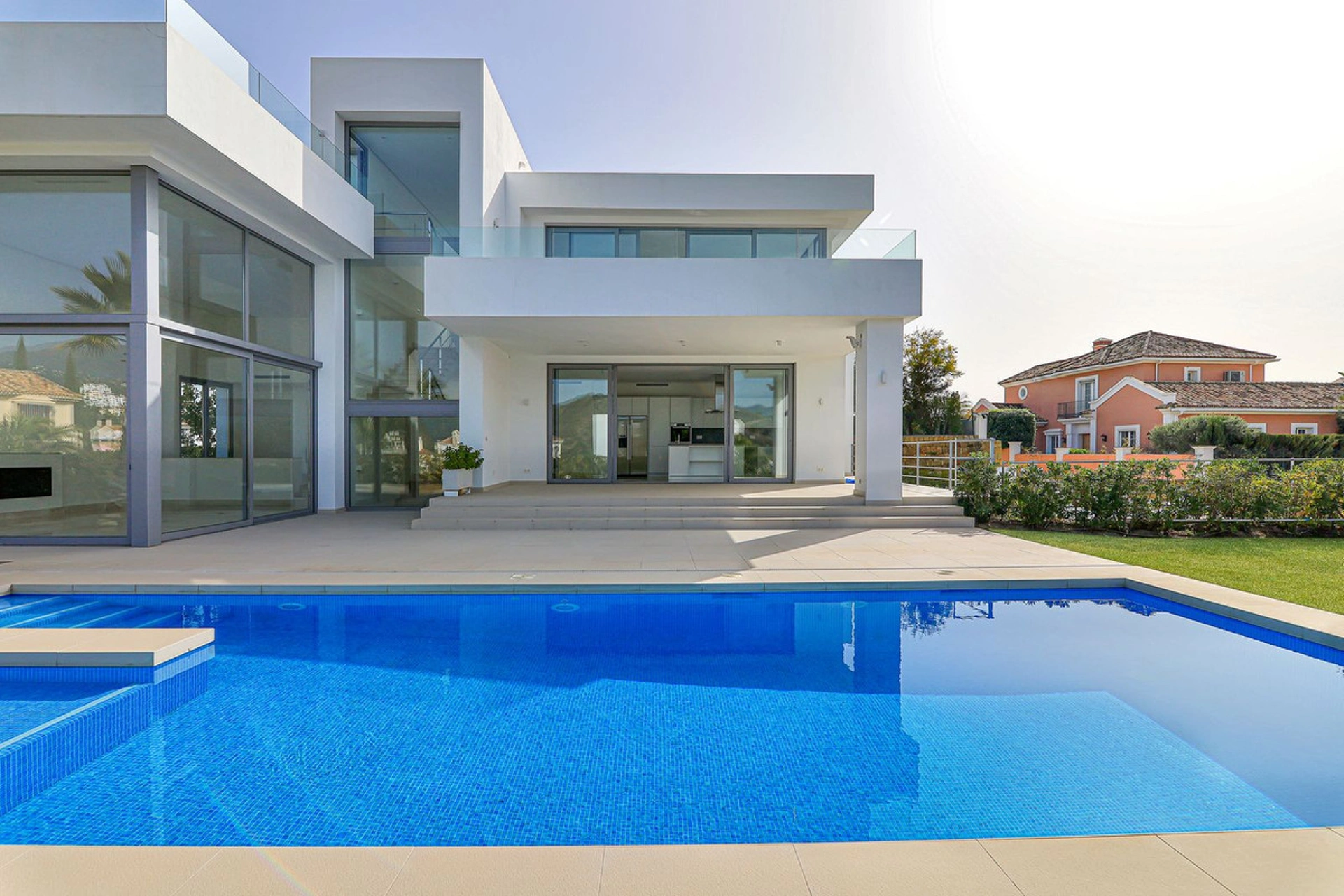 Villa for sale in Benahavis