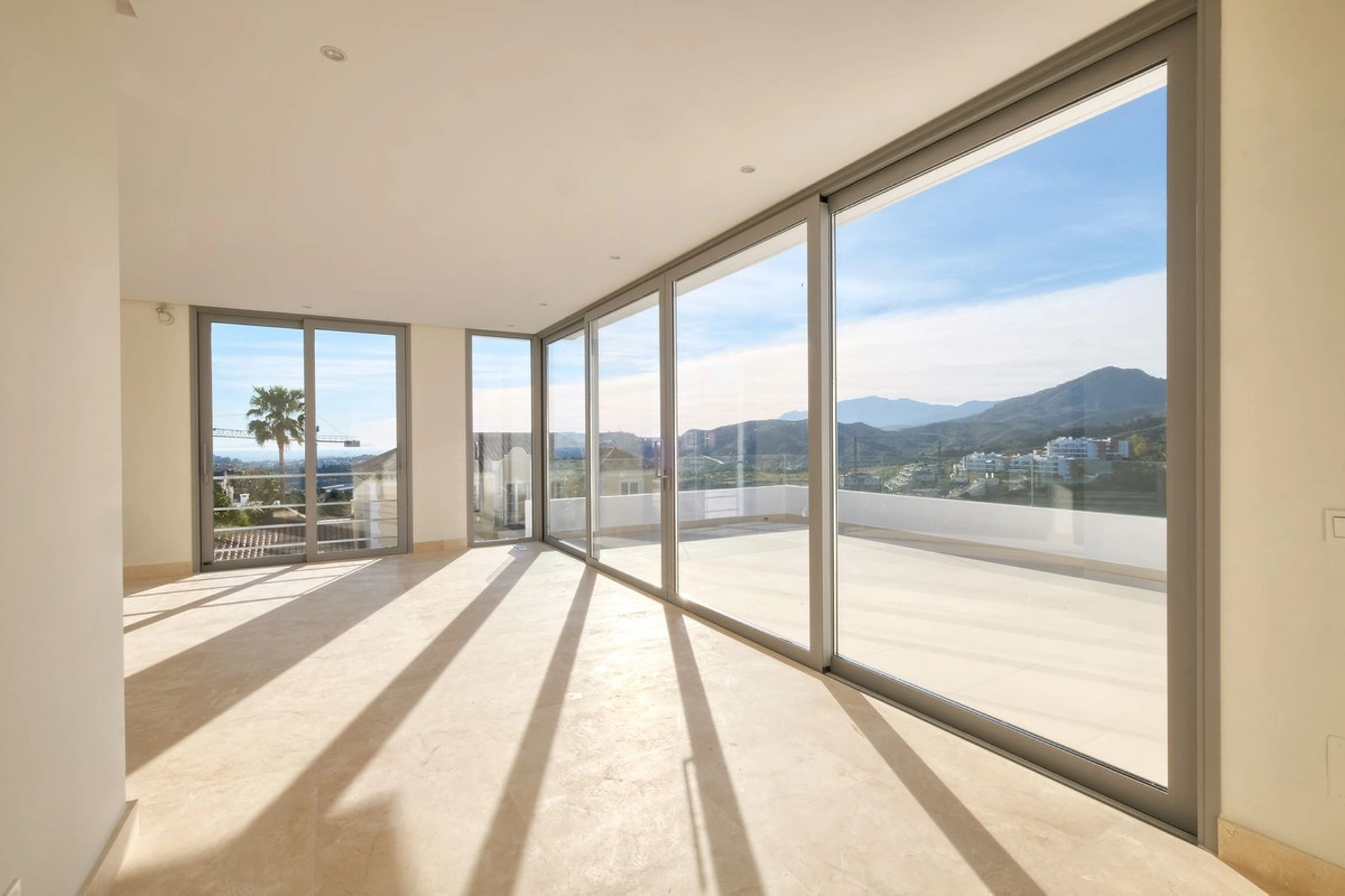 Villa for sale in Benahavis