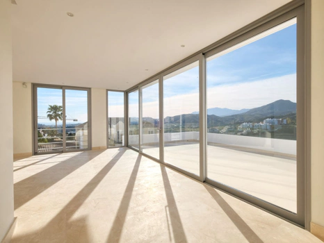 Villa for sale in Benahavis