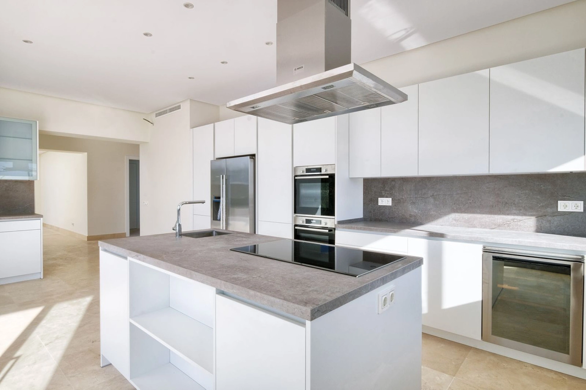 Villa for sale in Benahavis