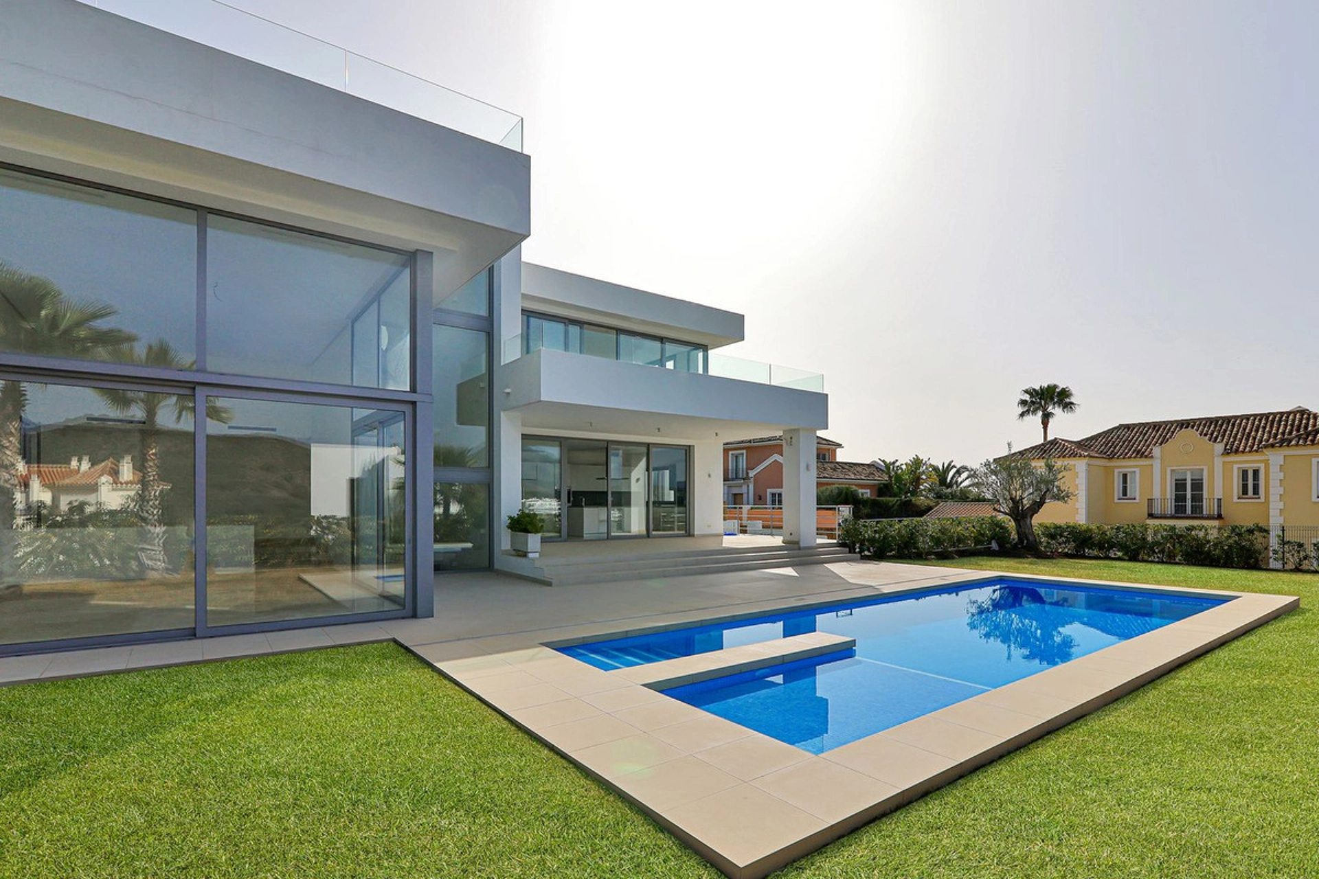 Villa for sale in Benahavis