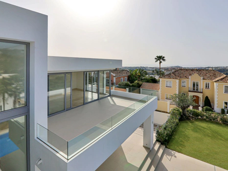 Villa for sale in Benahavis