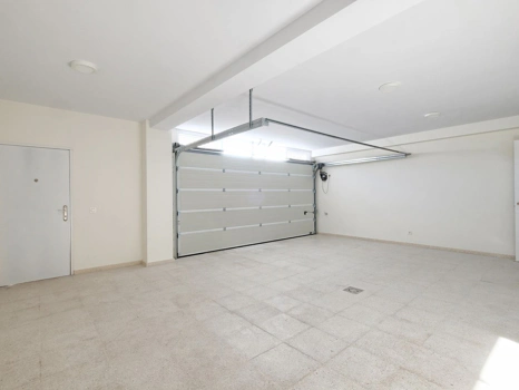 Villa for sale in Benahavis