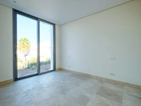 Villa for sale in Benahavis