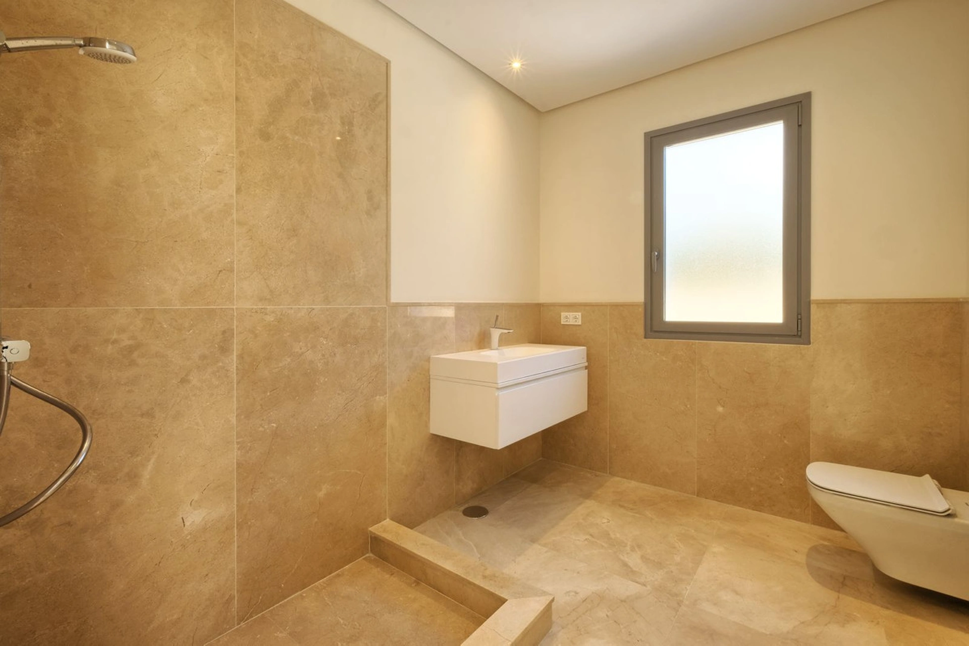 Villa for sale in Benahavis