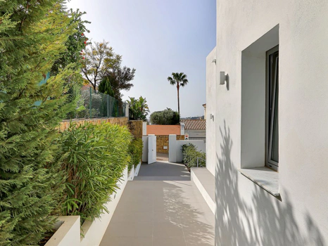 Villa for sale in Benahavis