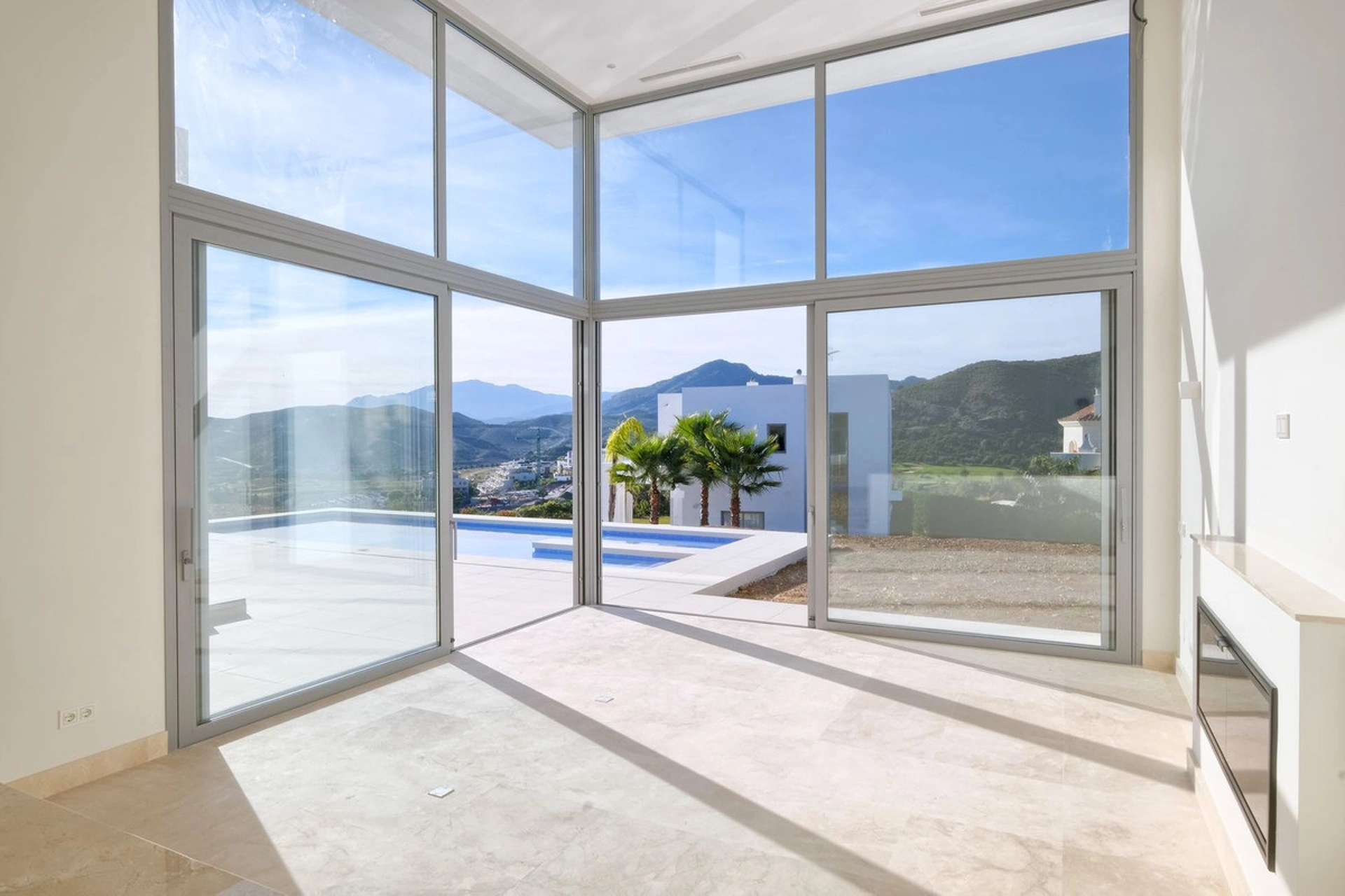 Villa for sale in Benahavis