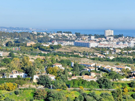 Villa for sale in Benahavis