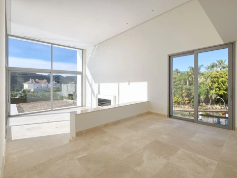 Villa for sale in Benahavis