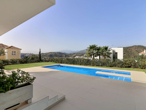 Villa for sale in Benahavis