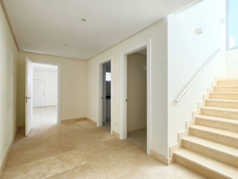 Villa for sale in Benahavis
