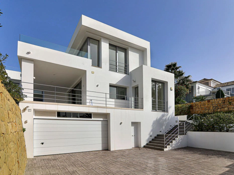 Villa for sale in Benahavis