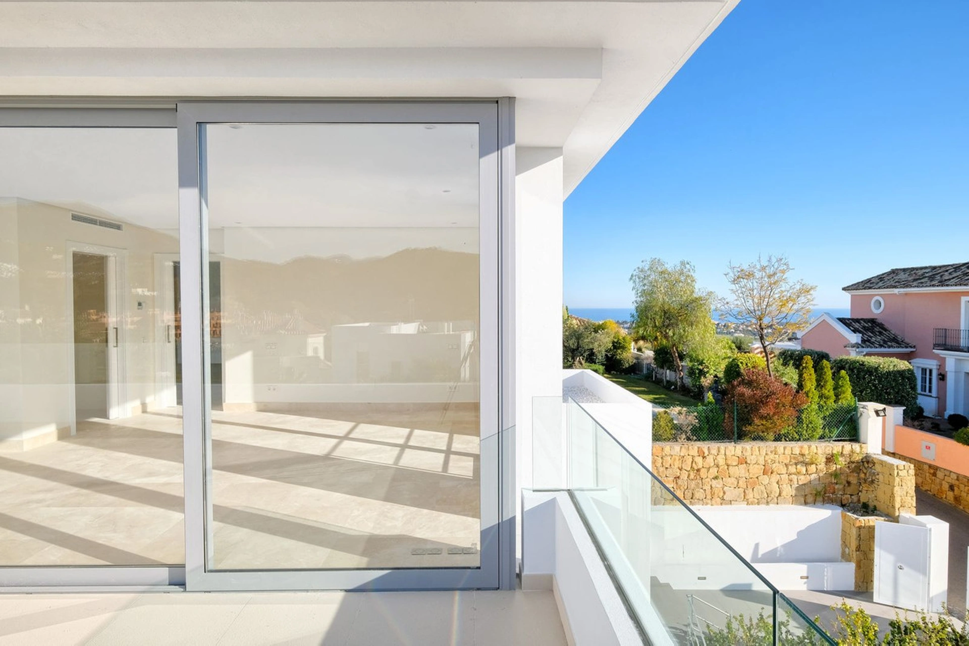 Villa for sale in Benahavis
