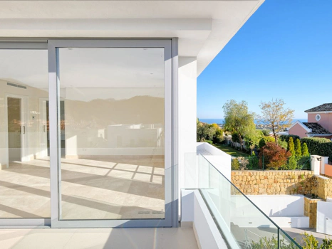 Villa for sale in Benahavis