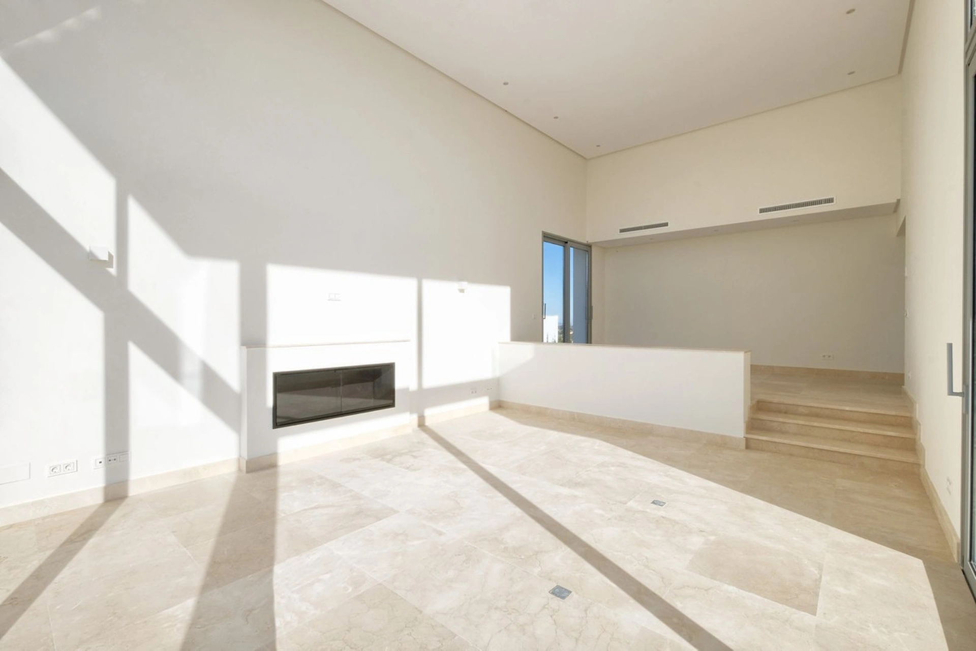 Villa for sale in Benahavis