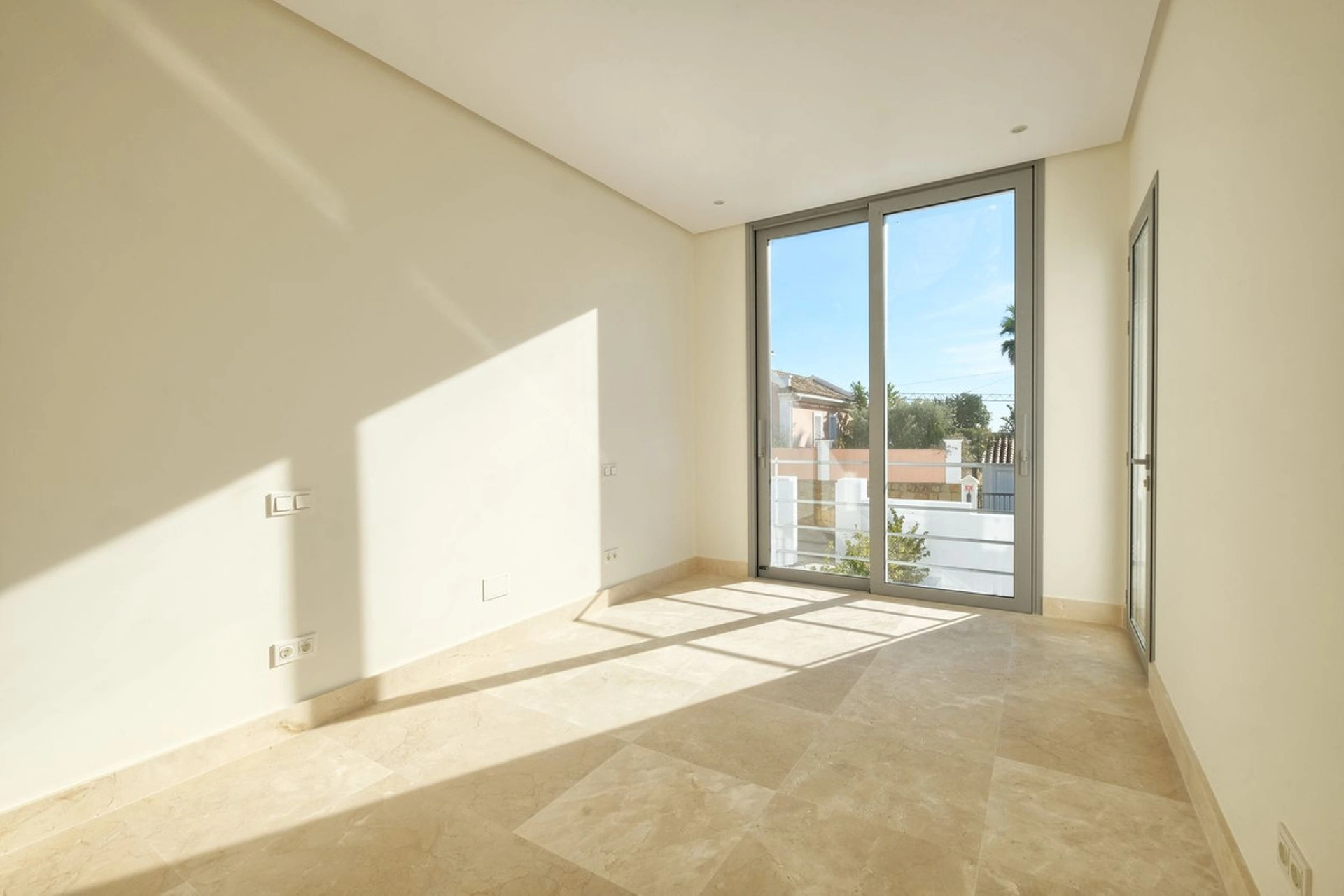 Villa for sale in Benahavis