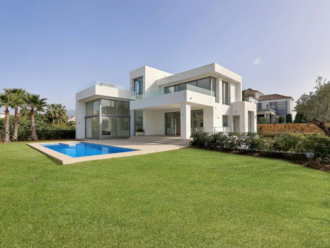 Villa for sale in Benahavis
