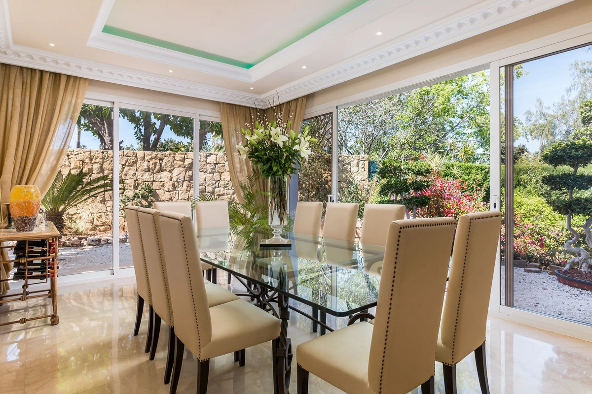 Villa en venta en Benahavis