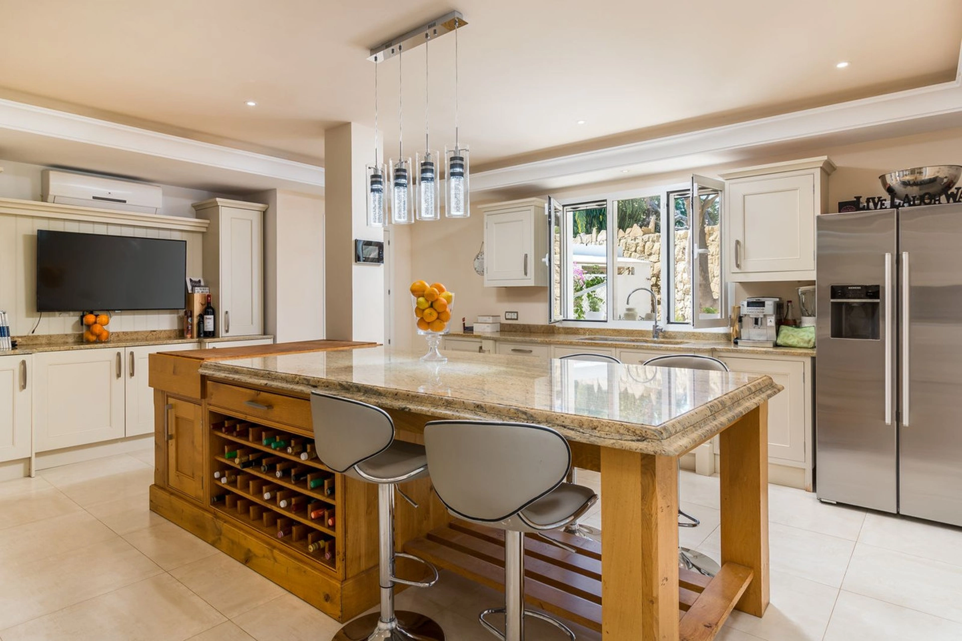 Villa en venta en Benahavis