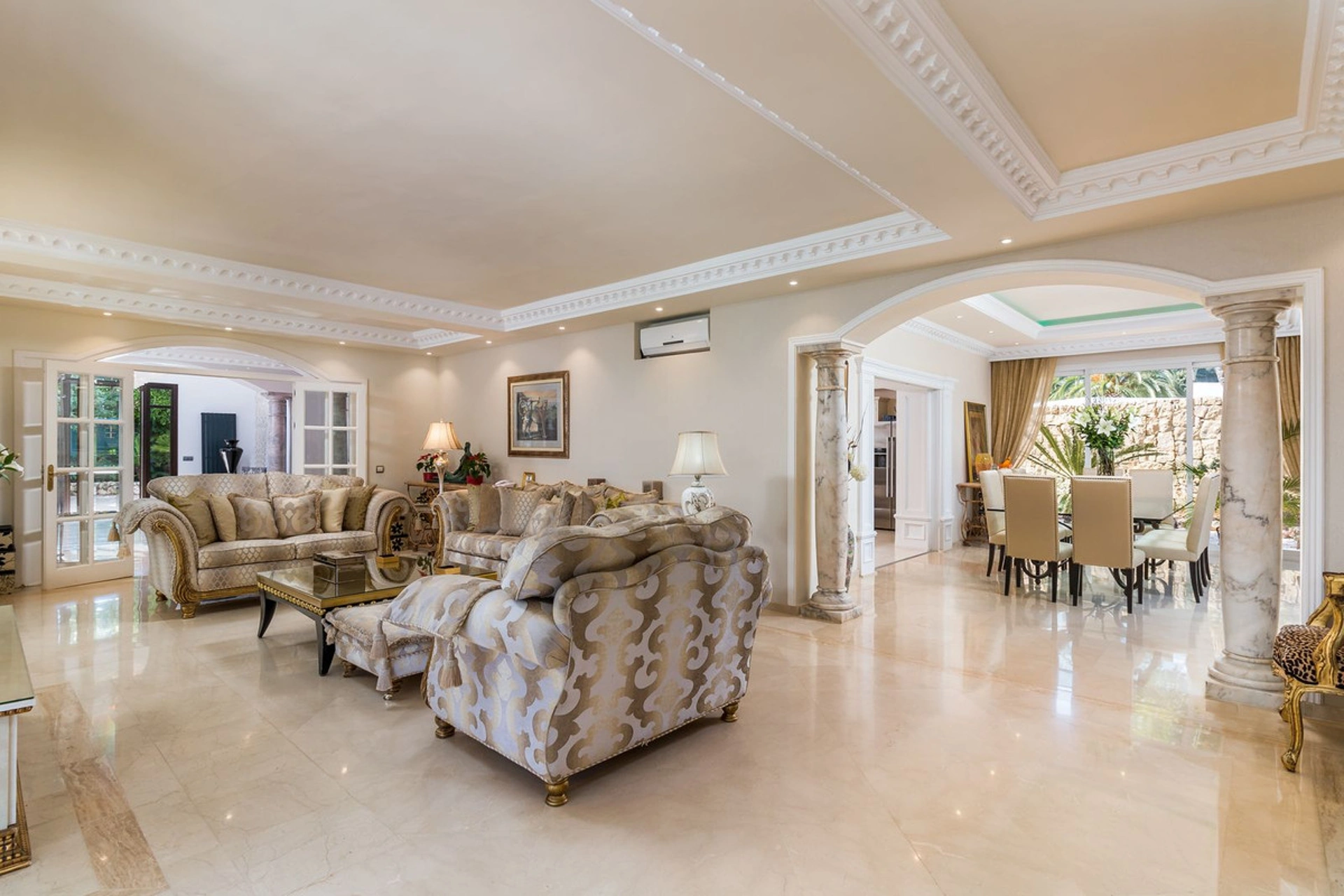 Villa en venta en Benahavis