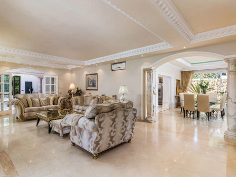 Villa en venta en Benahavis