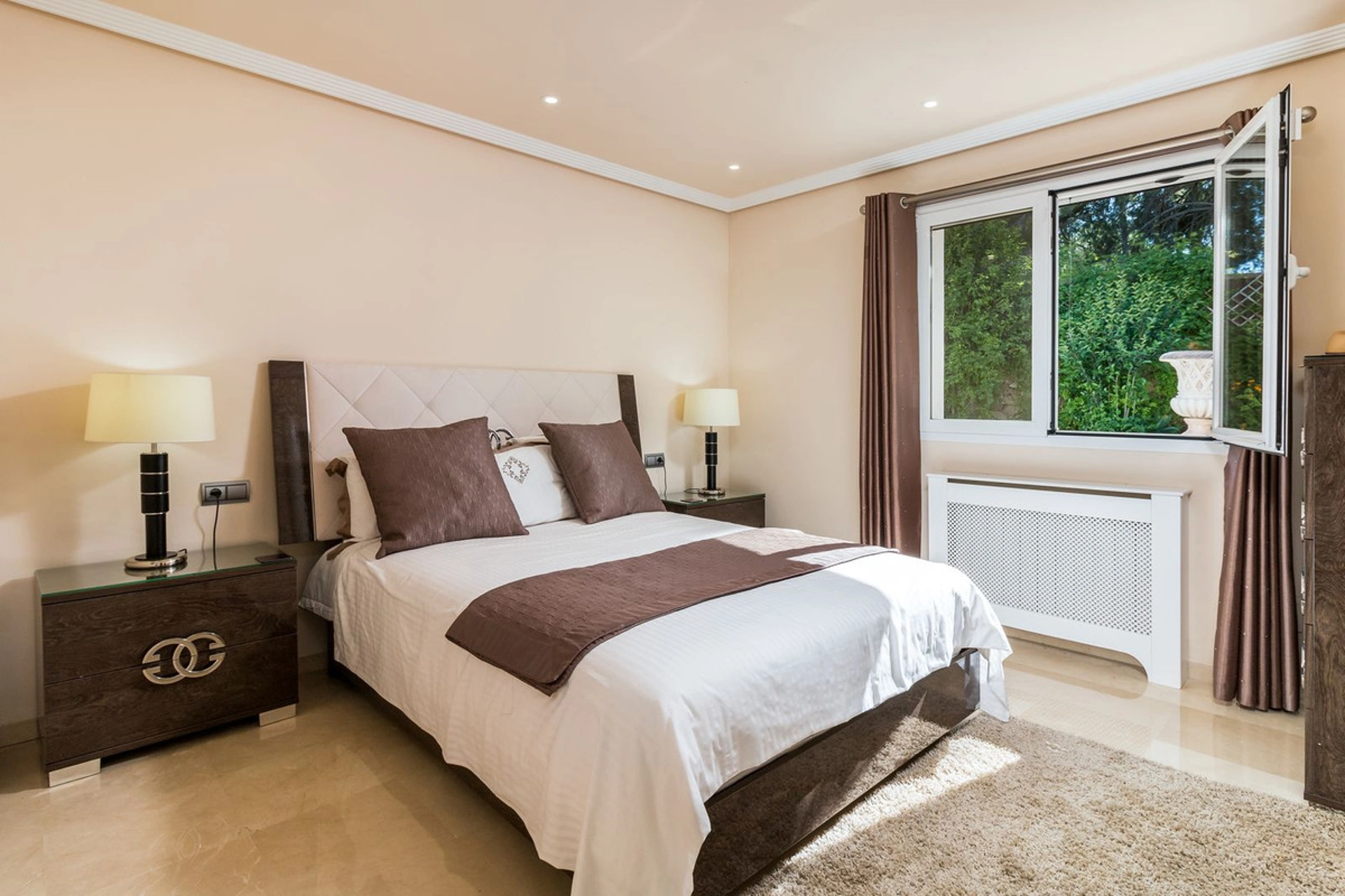 Villa en venta en Benahavis