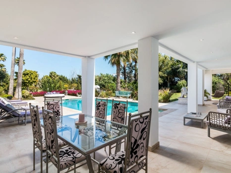 Villa en venta en Benahavis