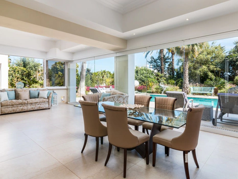 Villa en venta en Benahavis
