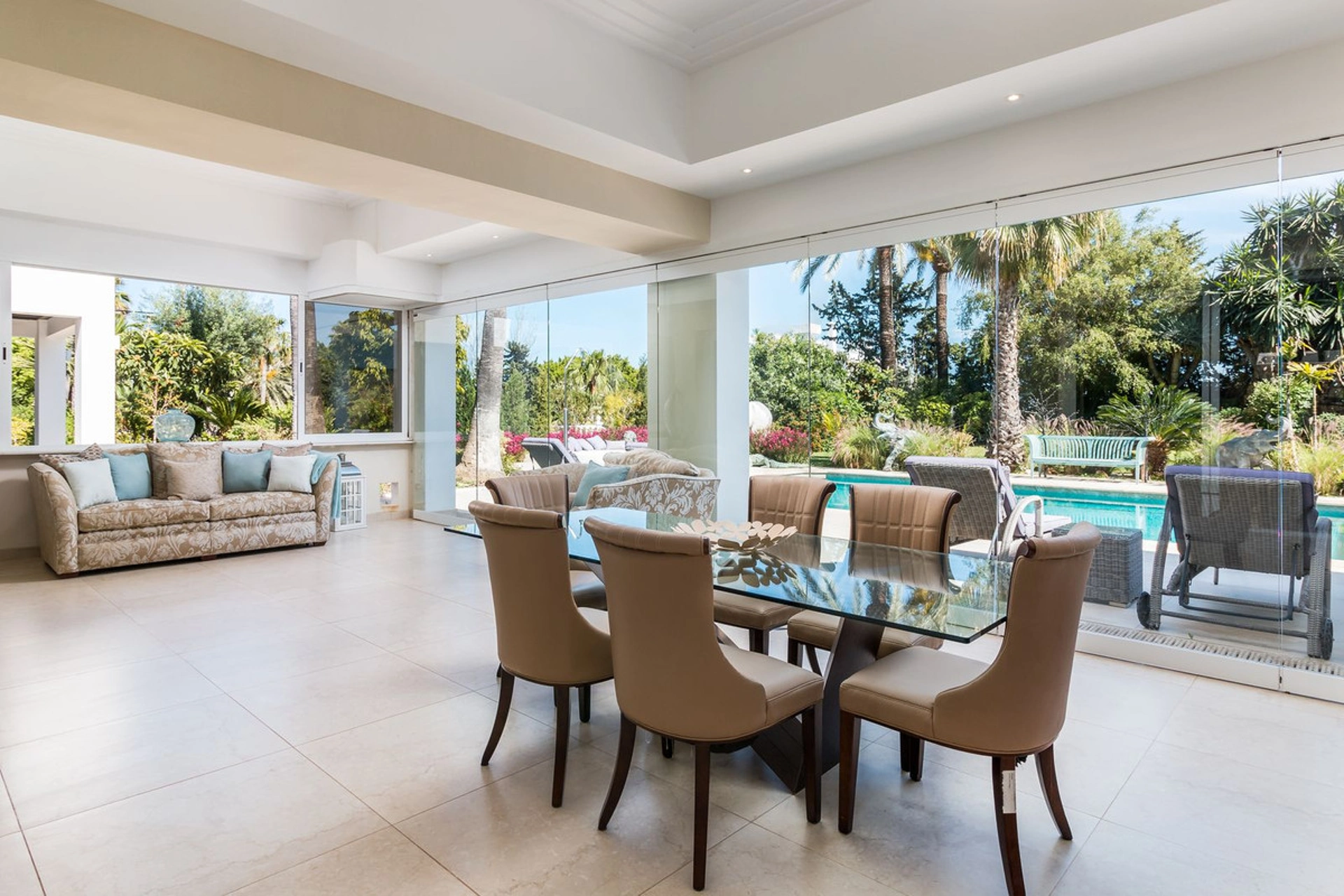 Villa en venta en Benahavis
