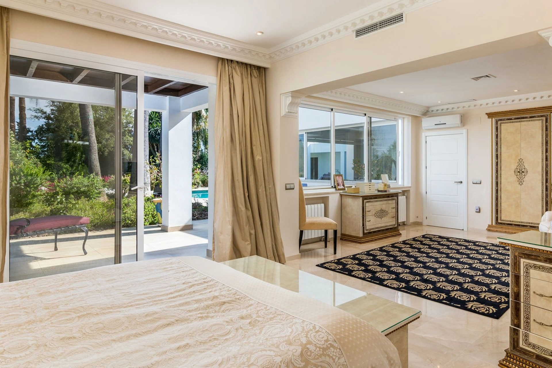 Villa en venta en Benahavis