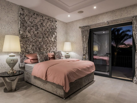 Villa for sale in Benahavis