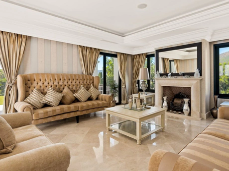 Villa for sale in Benahavis