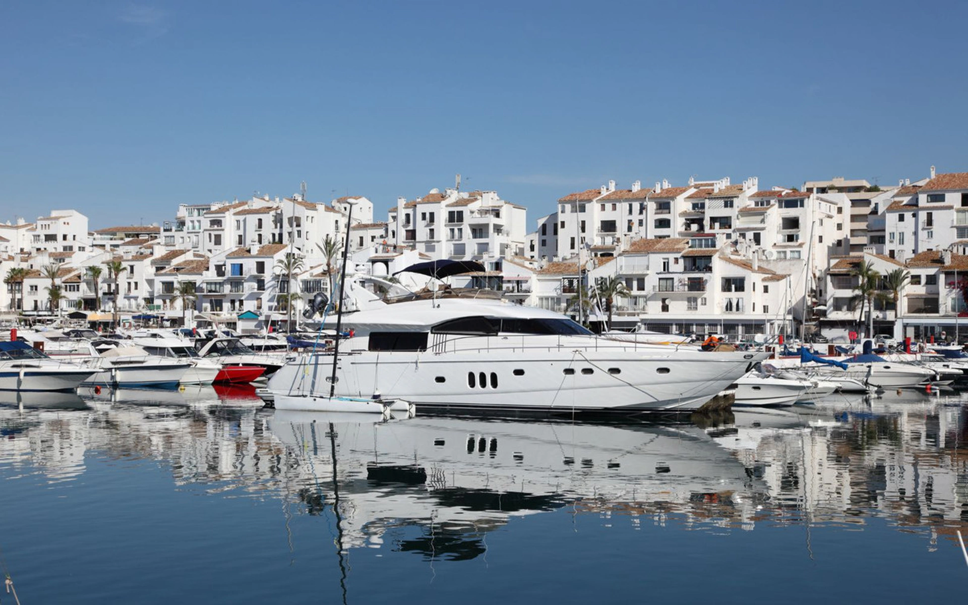 Apartment for sale in Estepona