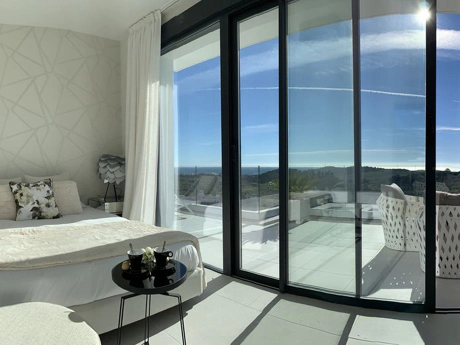 Penthouse for sale in Estepona