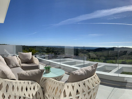 Penthouse for sale in Estepona