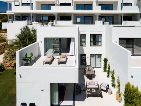 Villa for sale in Estepona