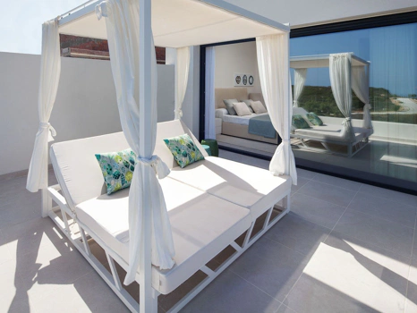 Villa for sale in Estepona
