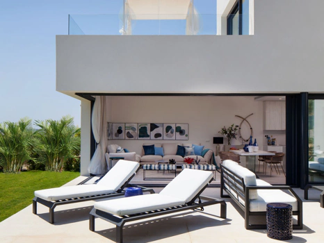 Villa for sale in Estepona