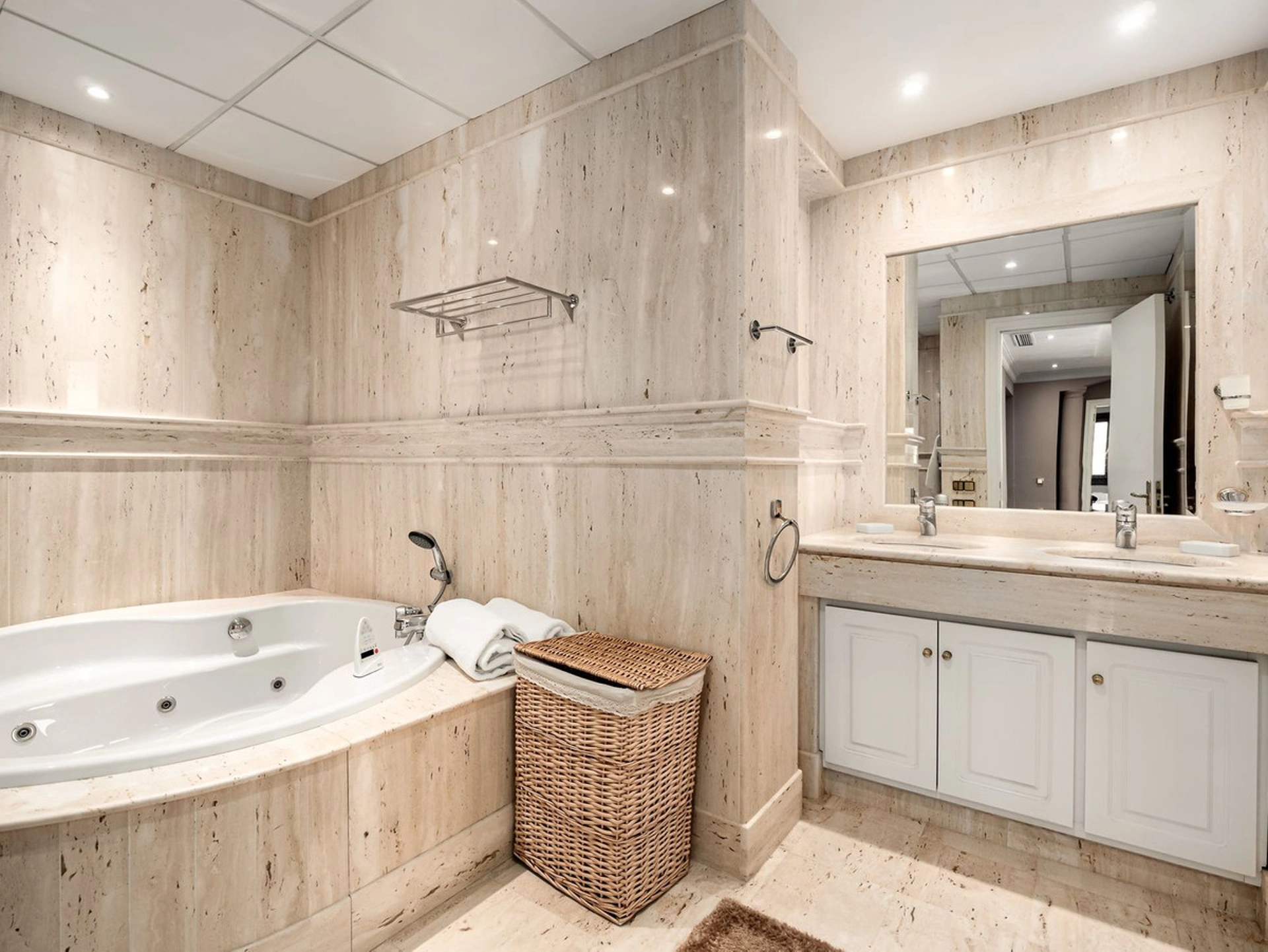 Villa for sale in Marbella