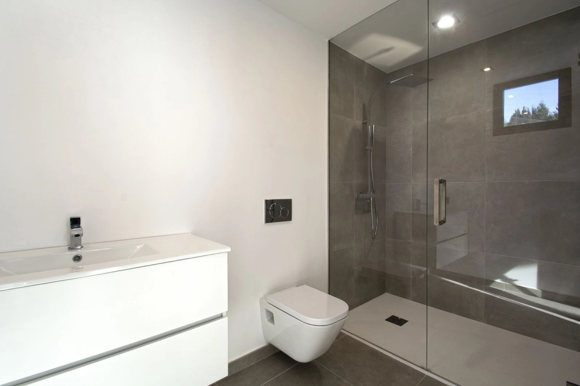 Villa for sale in Estepona