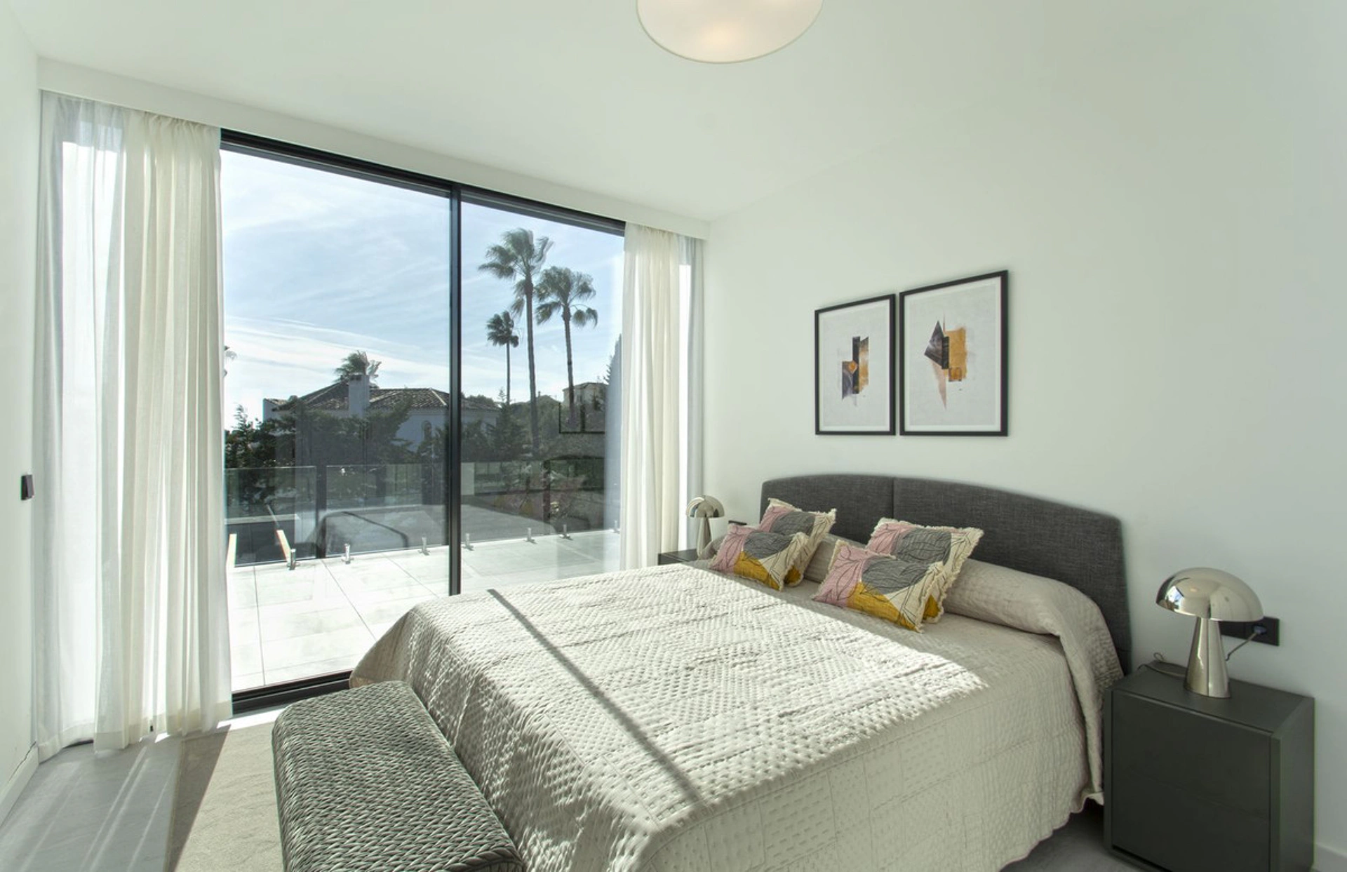 Villa for sale in Estepona