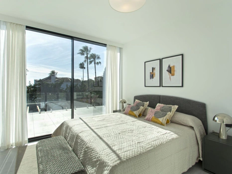Villa for sale in Estepona
