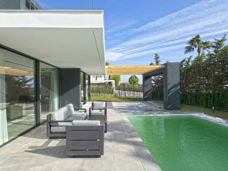 Villa for sale in Estepona