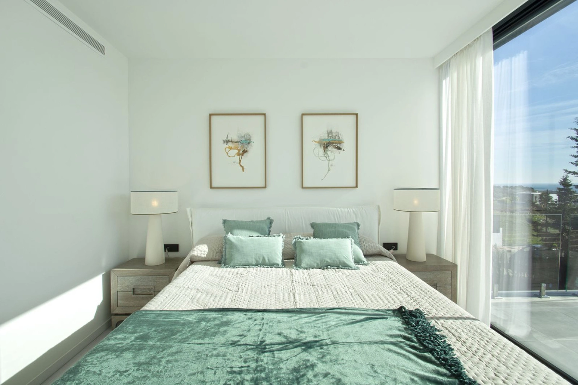 Villa for sale in Estepona