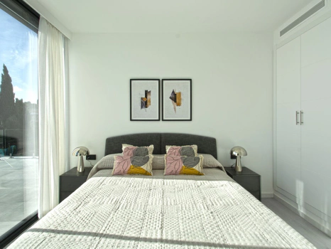 Villa for sale in Estepona