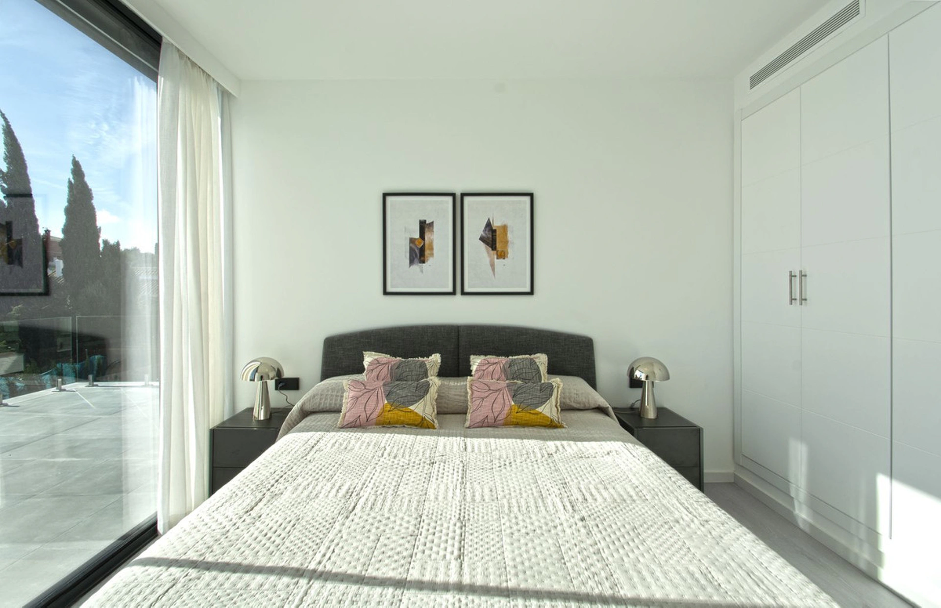 Villa for sale in Estepona
