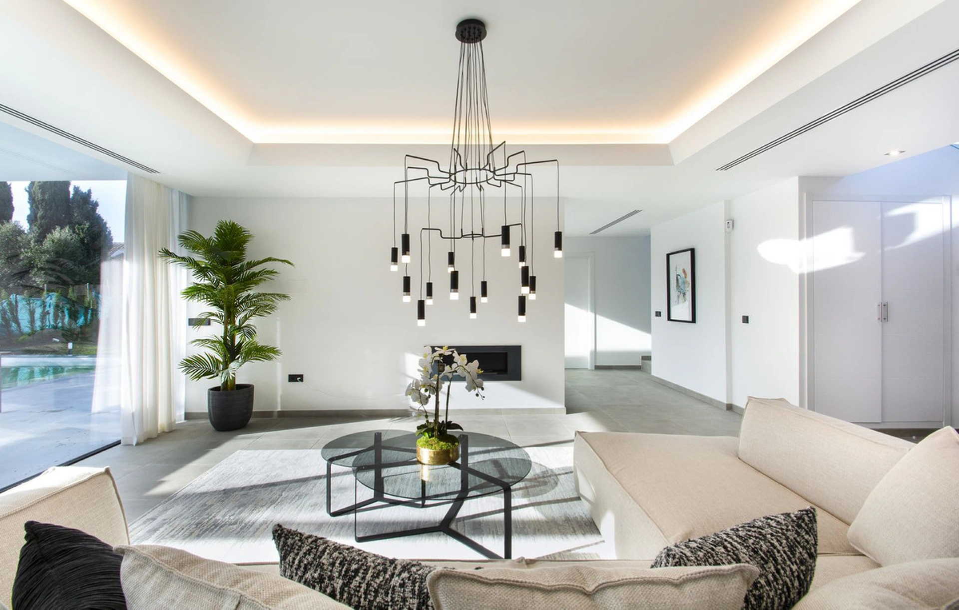 Villa for sale in Estepona