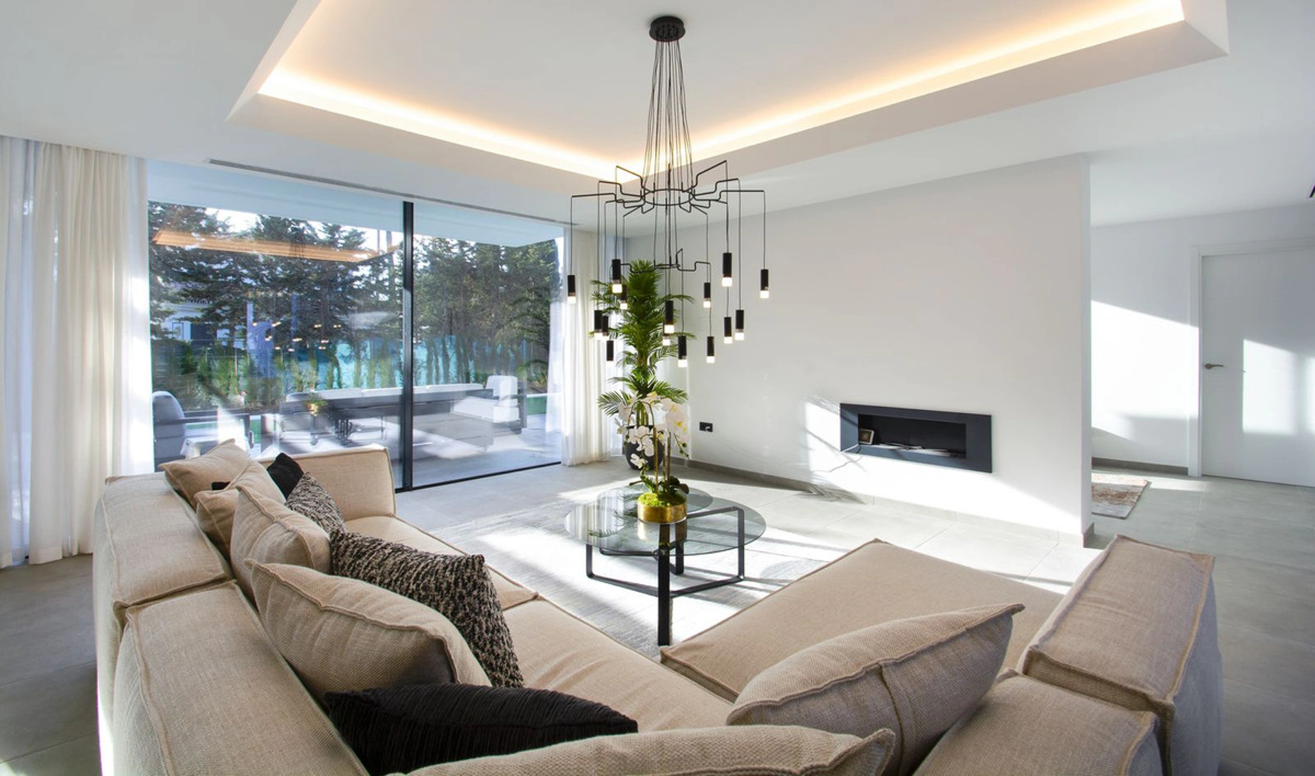 Villa for sale in Estepona