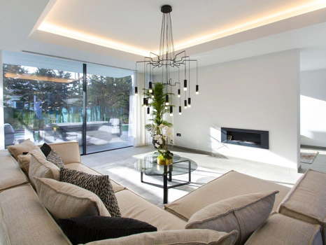 Villa for sale in Estepona
